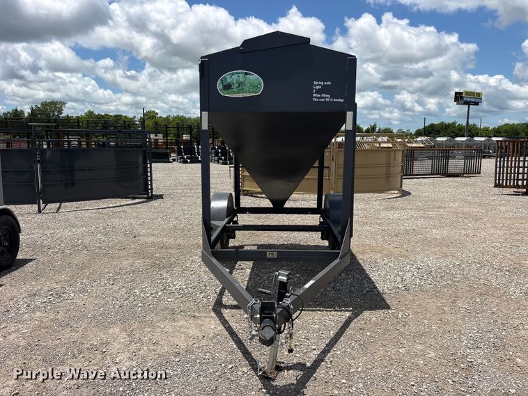 image for item ET2245 West Valley 4950 gravity wagon