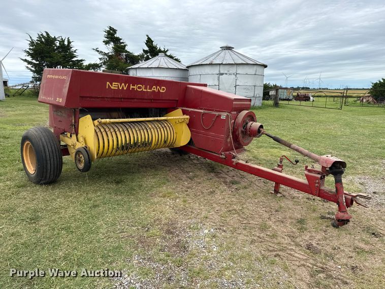image for item ET6350 New Holland Hayliner 315 small square baler