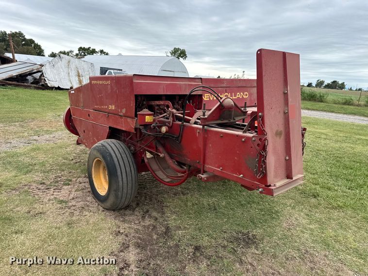 image for item ET6350 New Holland Hayliner 315 small square baler