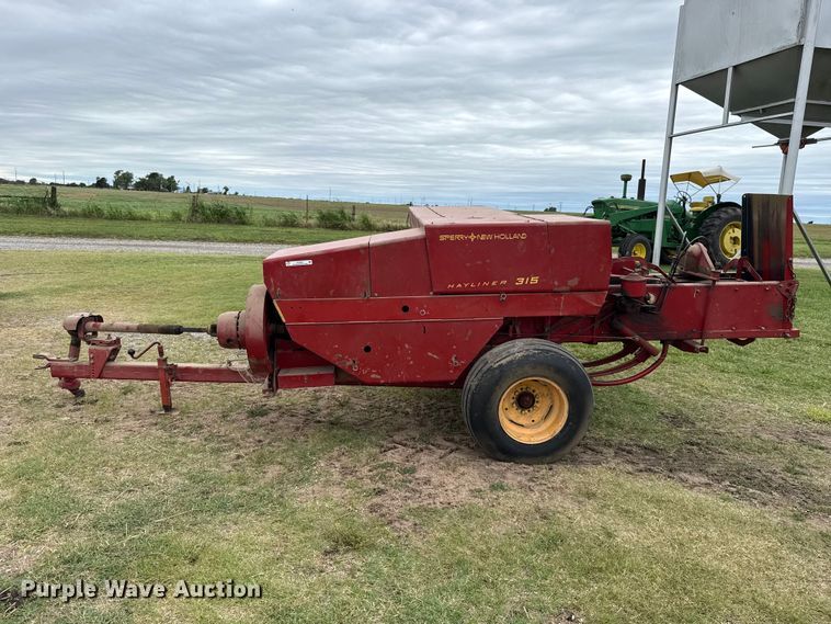 image for item ET6350 New Holland Hayliner 315 small square baler