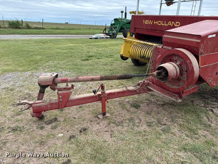 image for item ET6350 New Holland Hayliner 315 small square baler