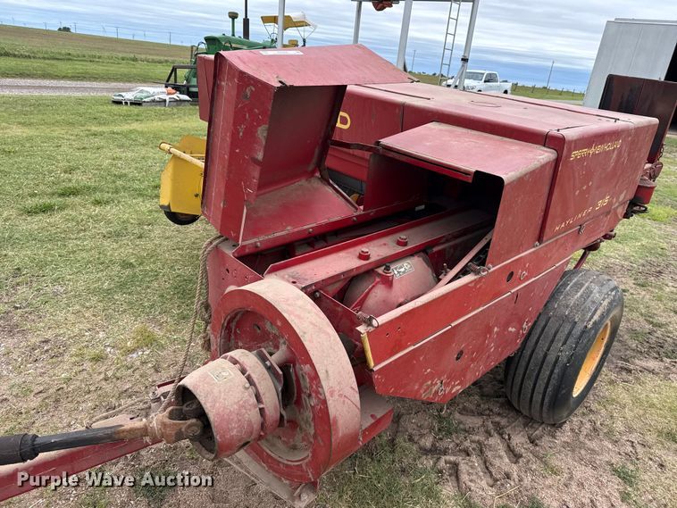 image for item ET6350 New Holland Hayliner 315 small square baler