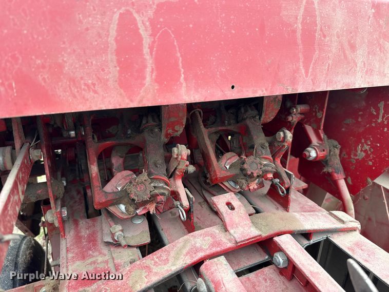 image for item ET6350 New Holland Hayliner 315 small square baler