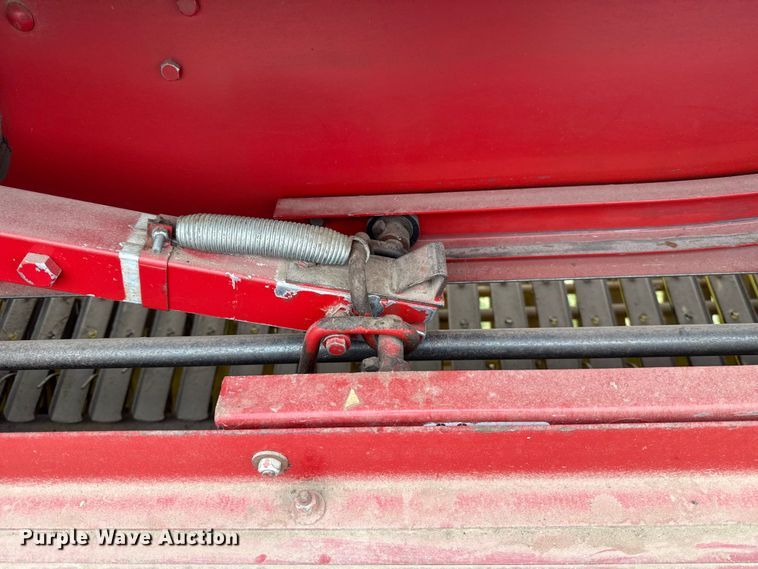 image for item ET6350 New Holland Hayliner 315 small square baler