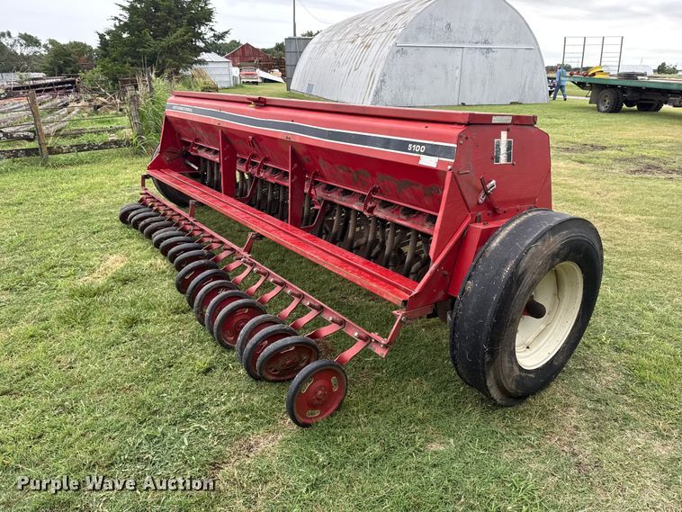 image for item ET6351 International Harvester 5100 grain drill