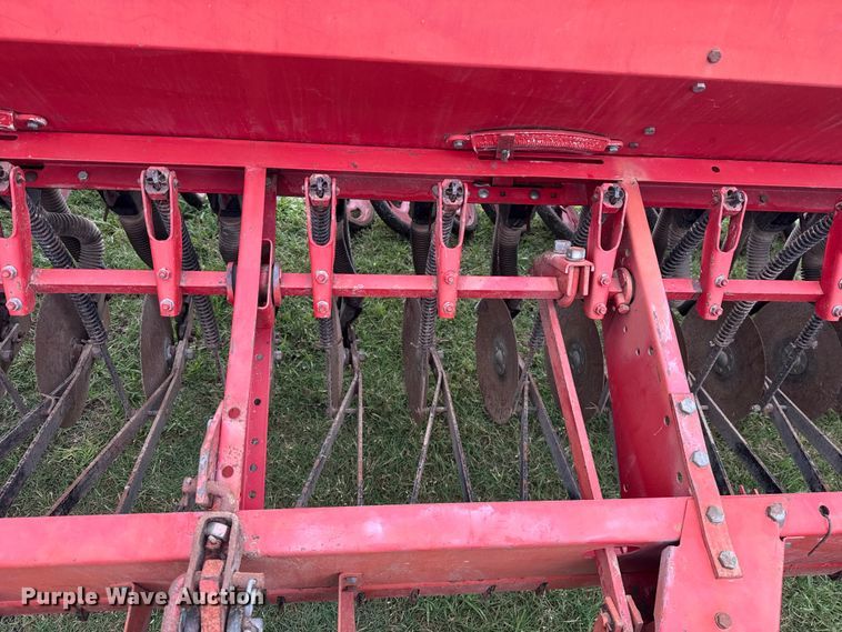 image for item ET6351 International Harvester 5100 grain drill