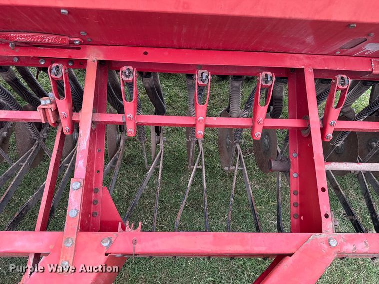 image for item ET6351 International Harvester 5100 grain drill