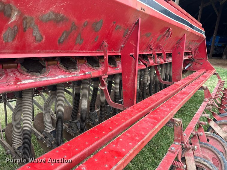 image for item ET6351 International Harvester 5100 grain drill