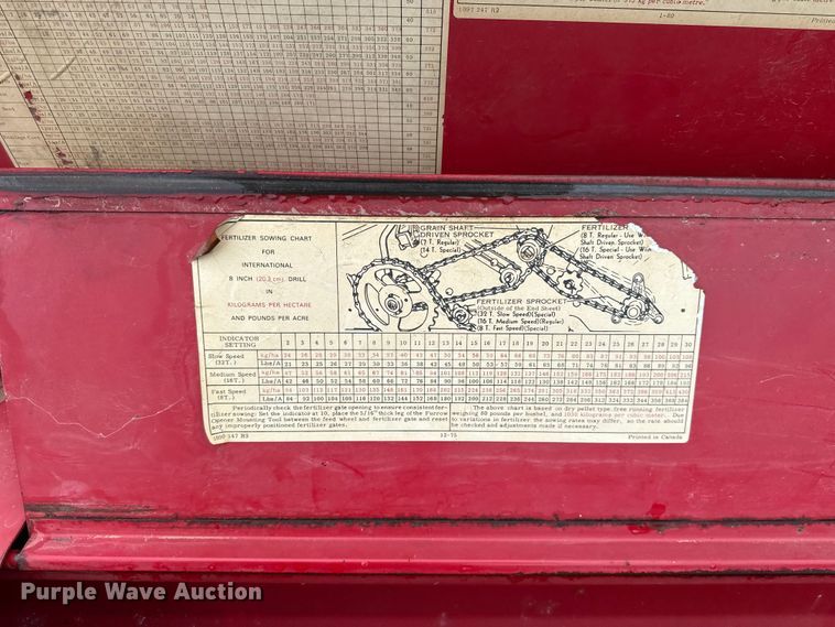 image for item ET6351 International Harvester 5100 grain drill