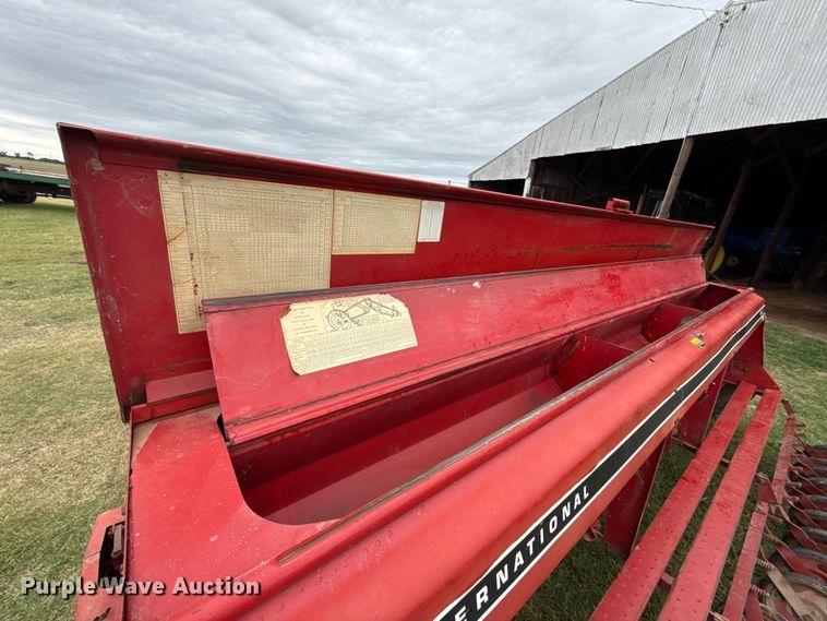 image for item ET6351 International Harvester 5100 grain drill