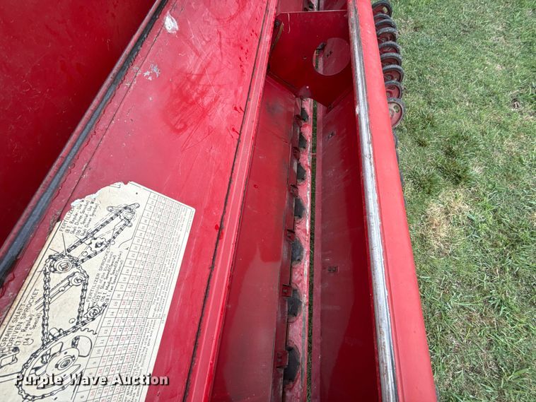 image for item ET6351 International Harvester 5100 grain drill