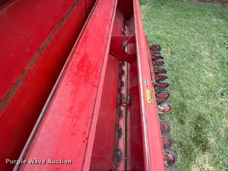 image for item ET6351 International Harvester 5100 grain drill