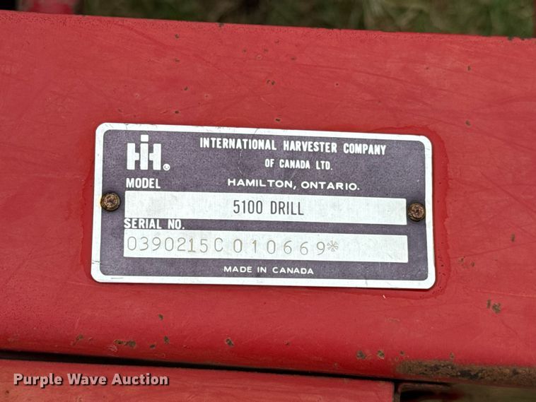 image for item ET6351 International Harvester 5100 grain drill