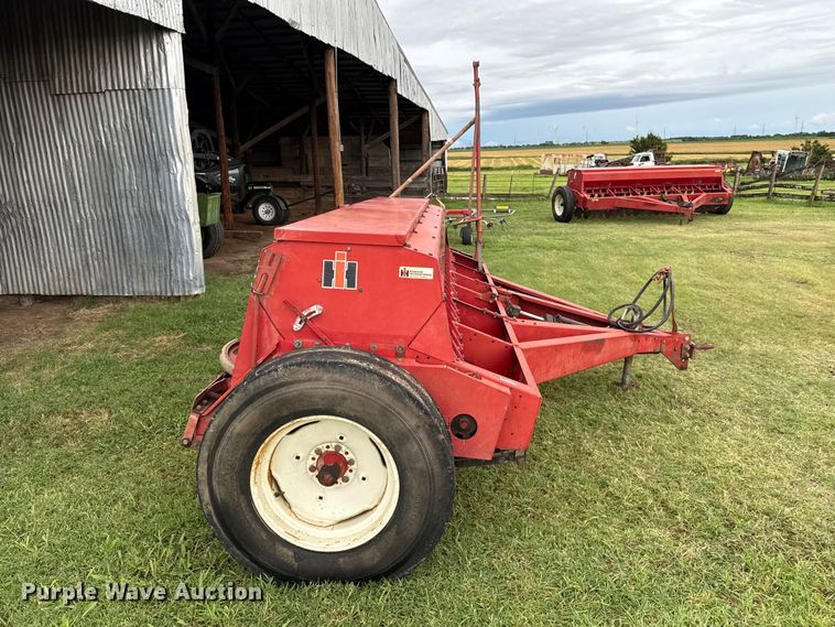 image for item ET6352 International Harvester 5100 grain drill