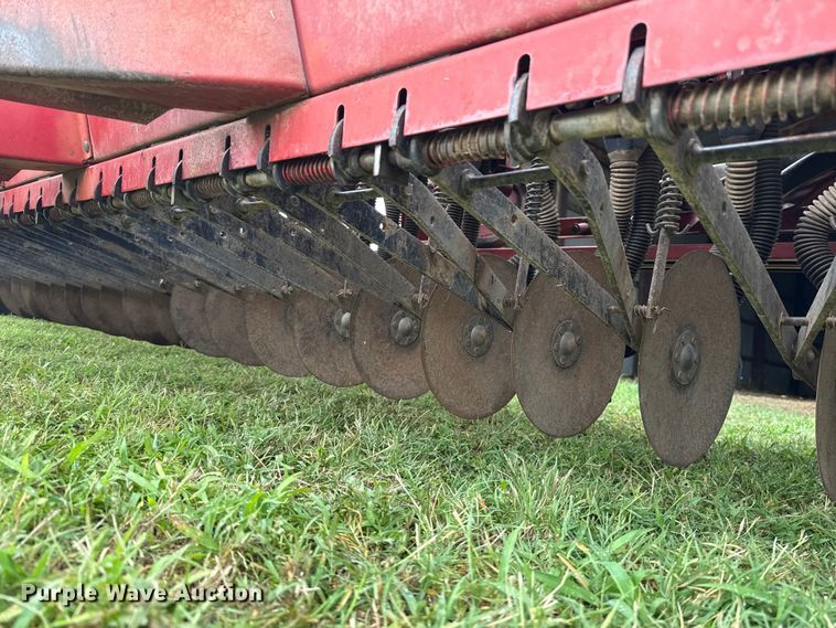 image for item ET6352 International Harvester 5100 grain drill