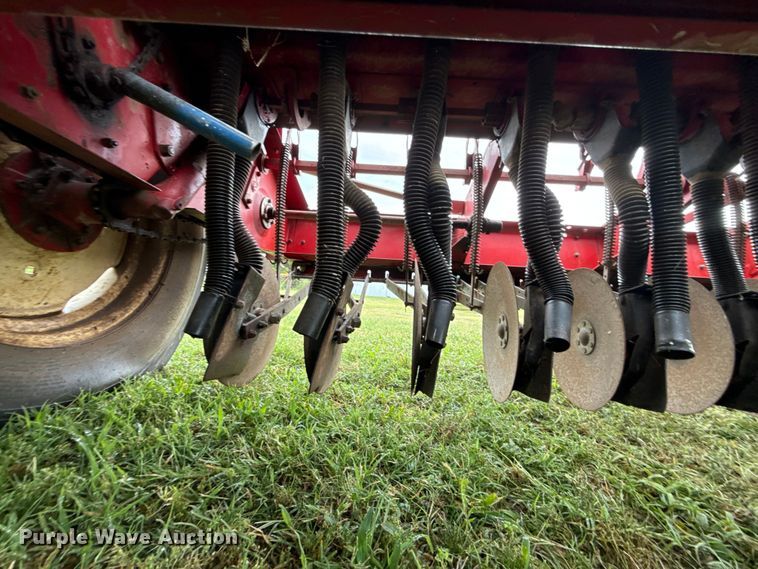 image for item ET6352 International Harvester 5100 grain drill