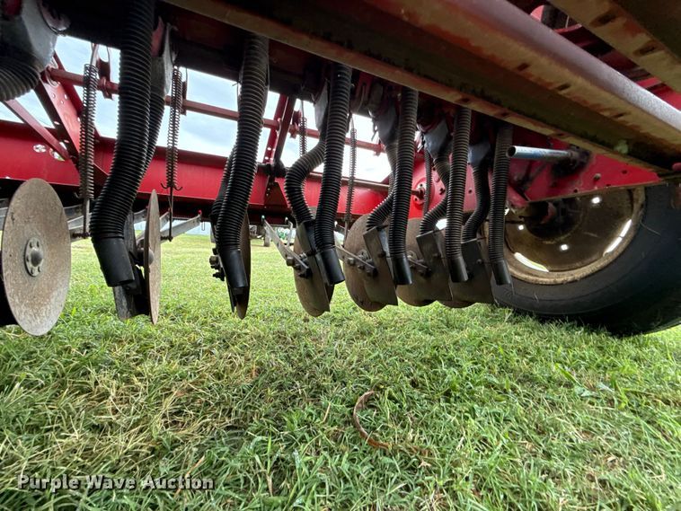 image for item ET6352 International Harvester 5100 grain drill