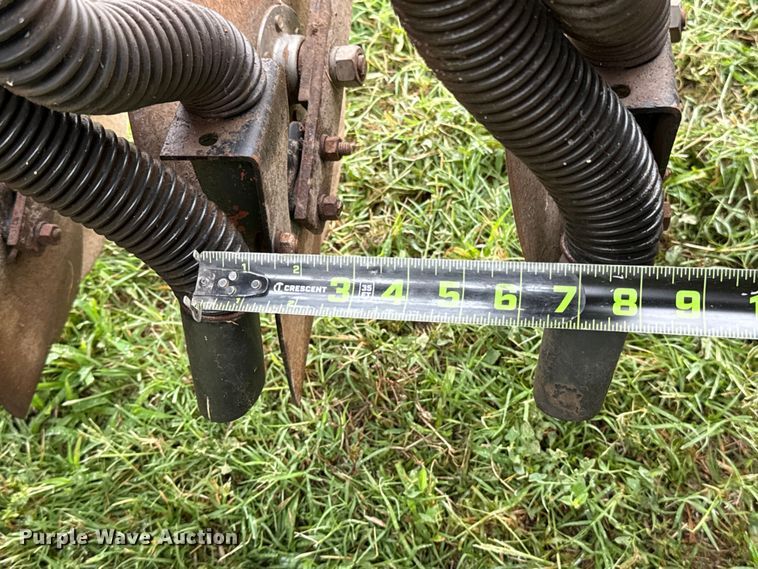 image for item ET6352 International Harvester 5100 grain drill