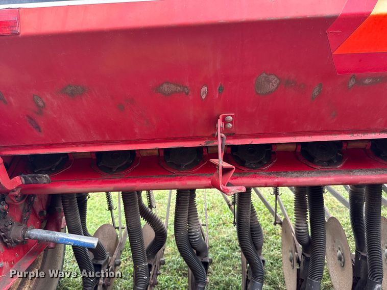 image for item ET6352 International Harvester 5100 grain drill