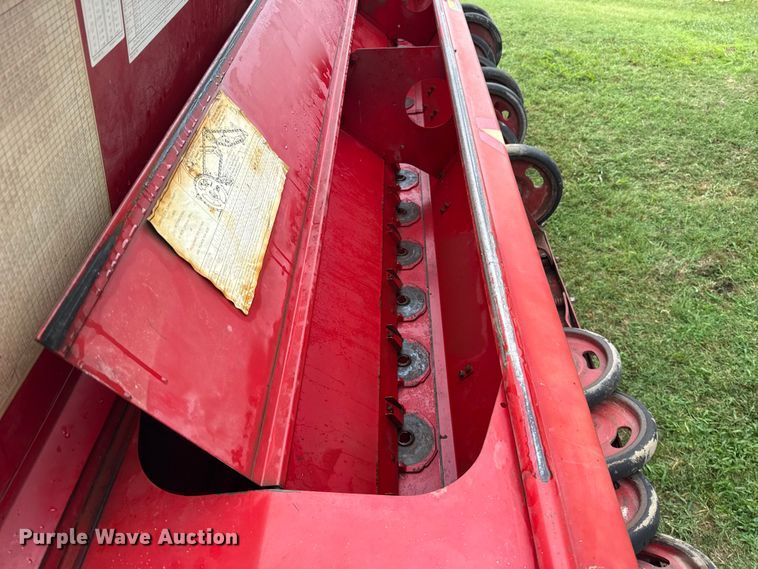 image for item ET6352 International Harvester 5100 grain drill