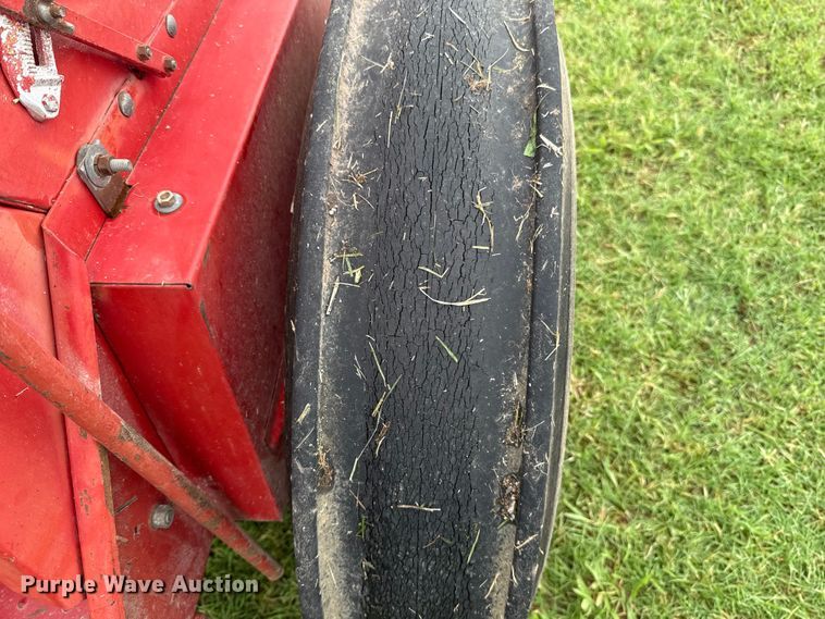 image for item ET6352 International Harvester 5100 grain drill