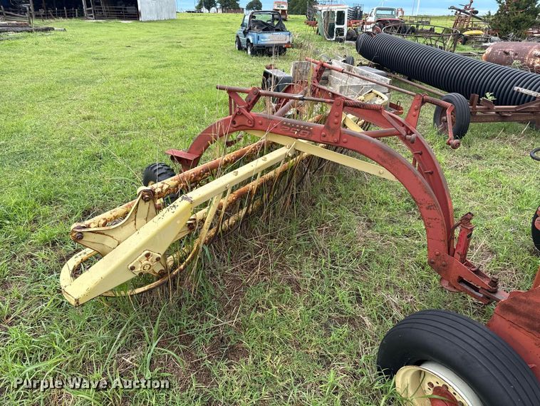 image for item ET6353 New Holland DP2010 hay rake