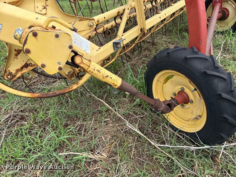 image for item ET6353 New Holland DP2010 hay rake