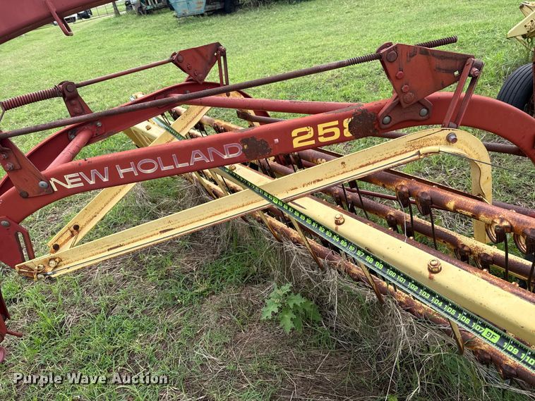 image for item ET6353 New Holland DP2010 hay rake