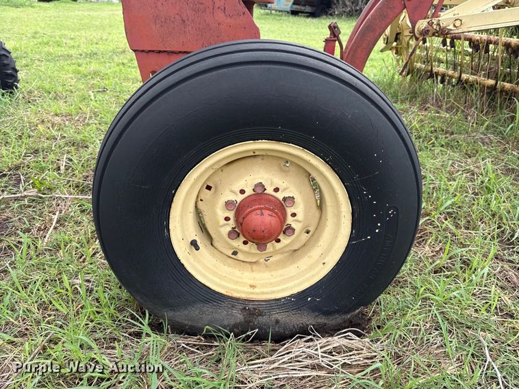 image for item ET6353 New Holland DP2010 hay rake