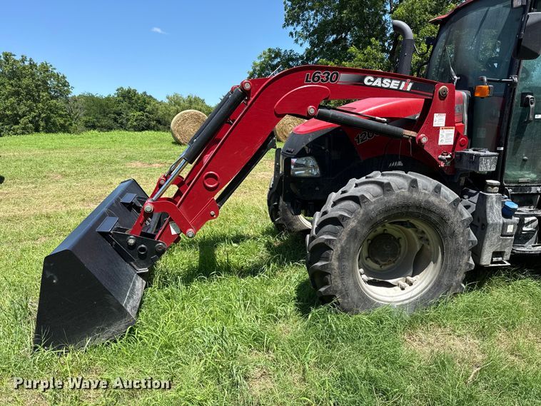 image for item ET6374 2017 Case IH Farmall 120C MFWD tractor