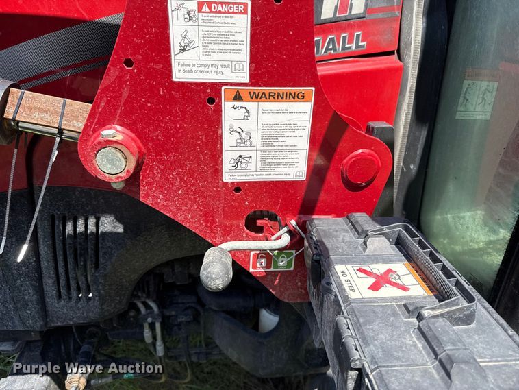 image for item ET6374 2017 Case IH Farmall 120C MFWD tractor