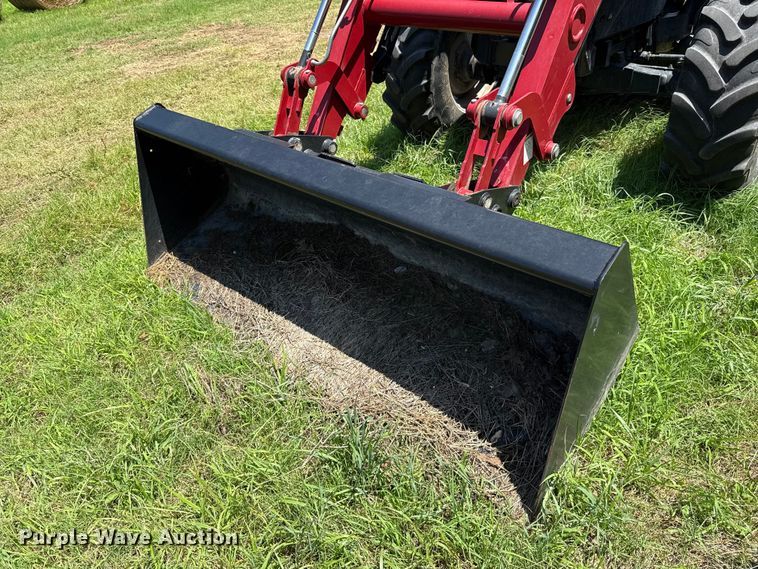image for item ET6374 2017 Case IH Farmall 120C MFWD tractor