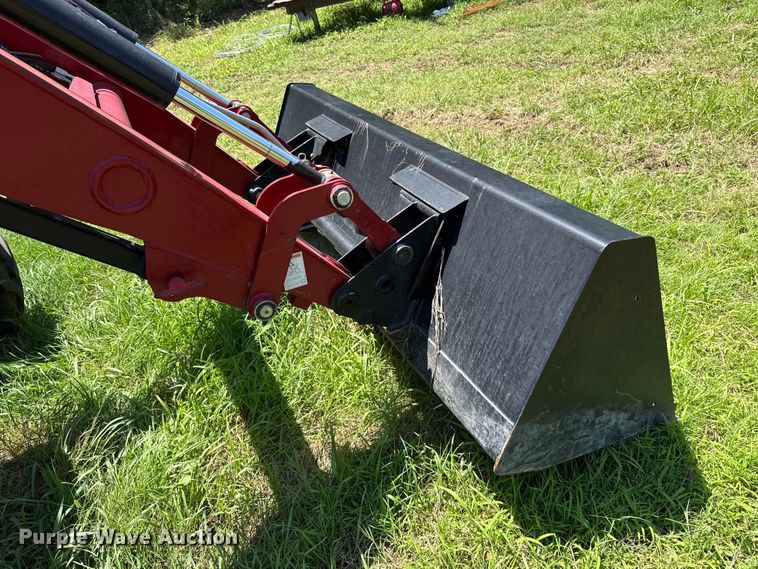 image for item ET6374 2017 Case IH Farmall 120C MFWD tractor