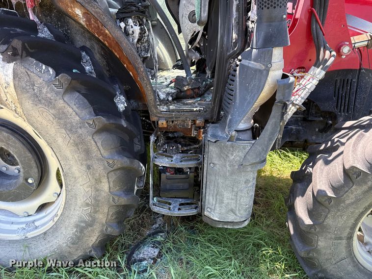 image for item ET6374 2017 Case IH Farmall 120C MFWD tractor