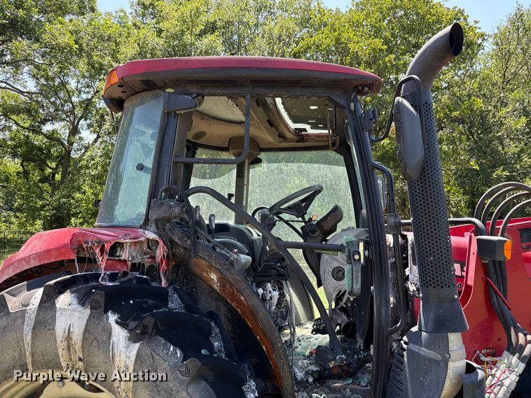 image for item ET6374 2017 Case IH Farmall 120C MFWD tractor