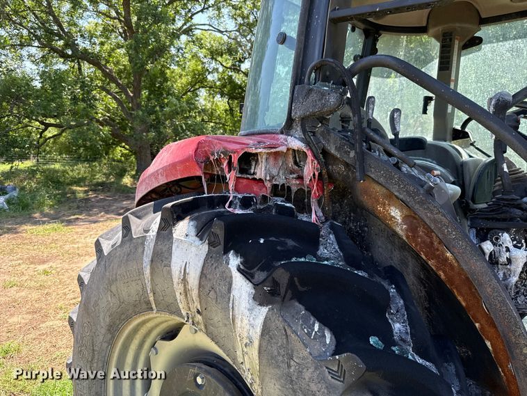 image for item ET6374 2017 Case IH Farmall 120C MFWD tractor