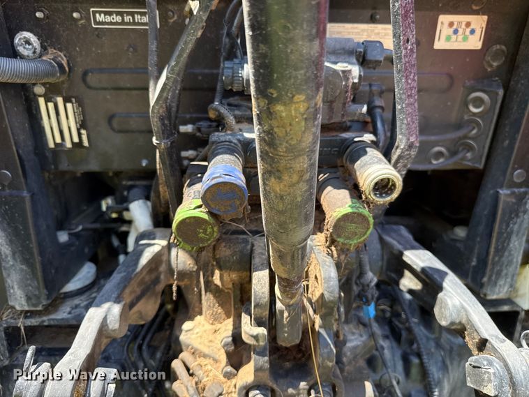 image for item ET6374 2017 Case IH Farmall 120C MFWD tractor