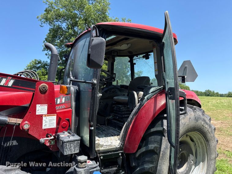 image for item ET6374 2017 Case IH Farmall 120C MFWD tractor