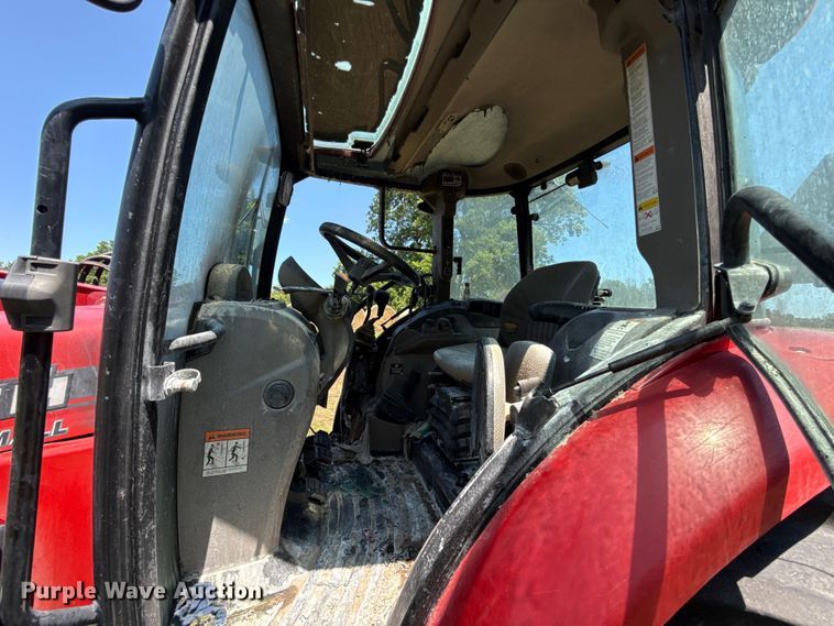 image for item ET6374 2017 Case IH Farmall 120C MFWD tractor