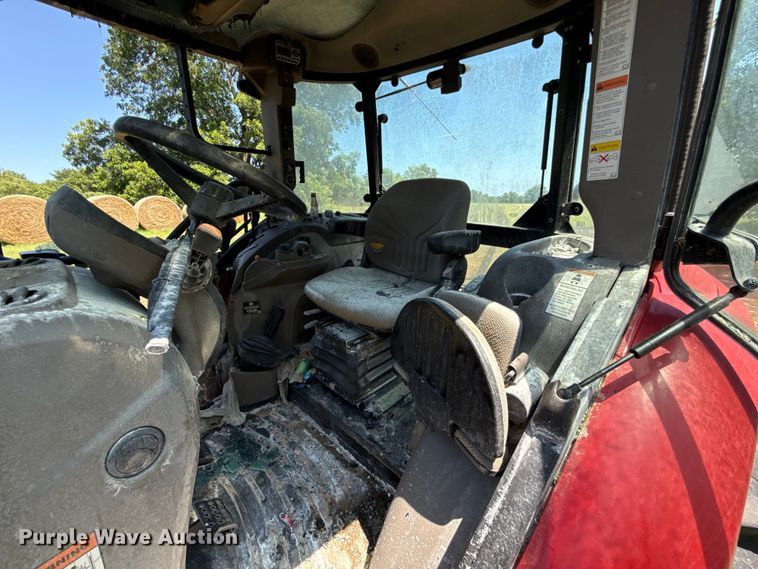 image for item ET6374 2017 Case IH Farmall 120C MFWD tractor