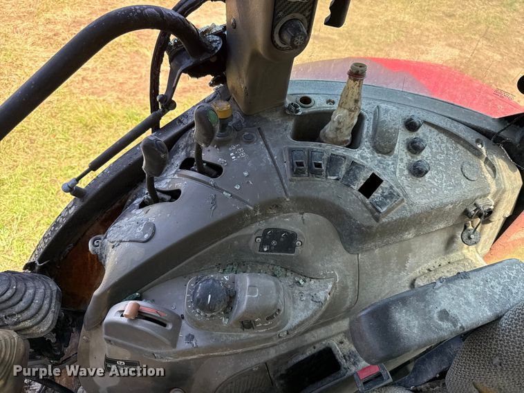 image for item ET6374 2017 Case IH Farmall 120C MFWD tractor