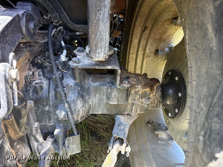 image for item ET6374 2017 Case IH Farmall 120C MFWD tractor