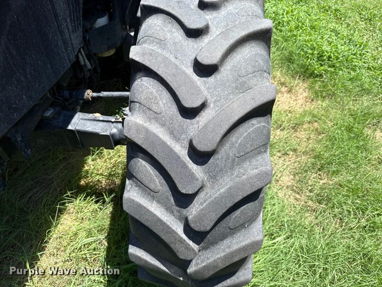 image for item ET6374 2017 Case IH Farmall 120C MFWD tractor