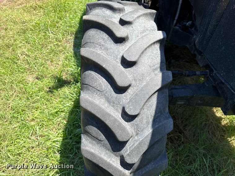 image for item ET6374 2017 Case IH Farmall 120C MFWD tractor