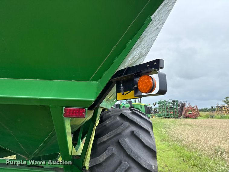 image for item ET6376 Parker 739 grain cart