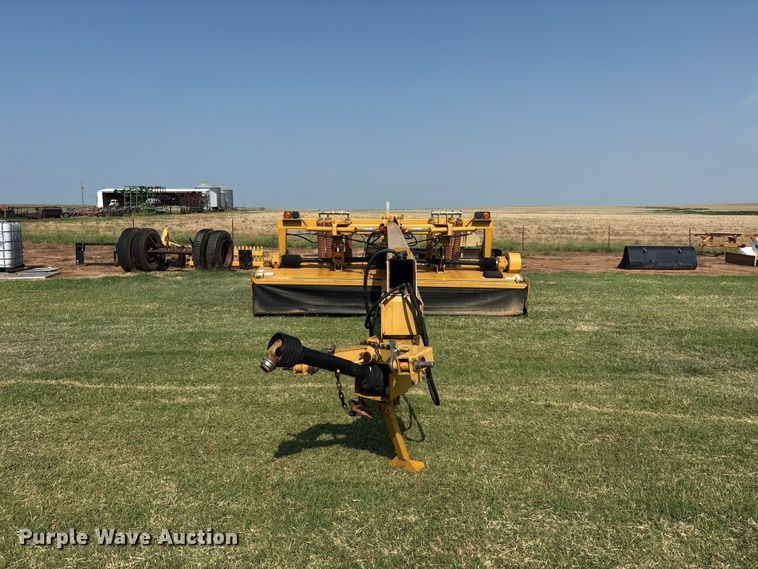 image for item EU5743 2008 Vermeer MC1030 disc mower