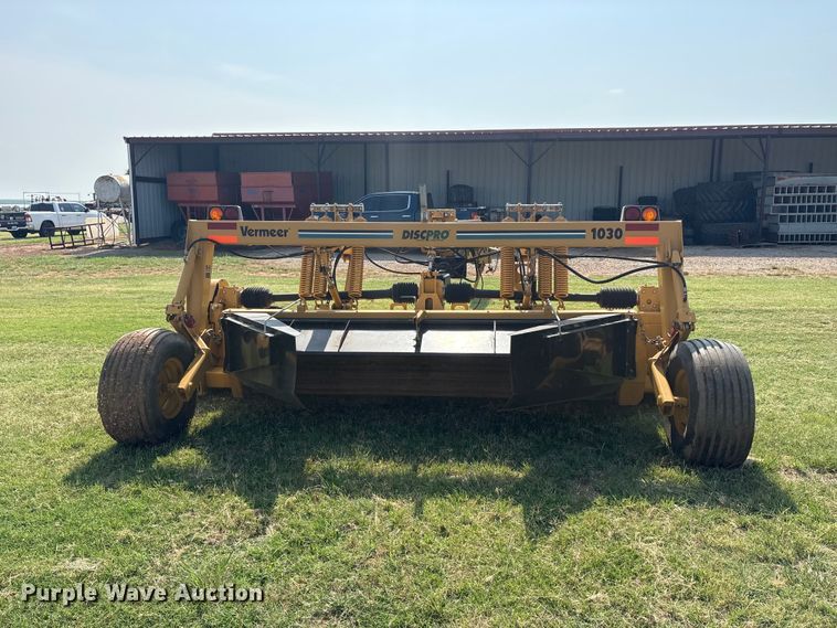 image for item EU5743 2008 Vermeer MC1030 disc mower
