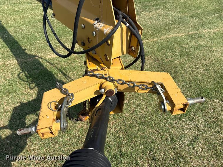 image for item EU5743 2008 Vermeer MC1030 disc mower