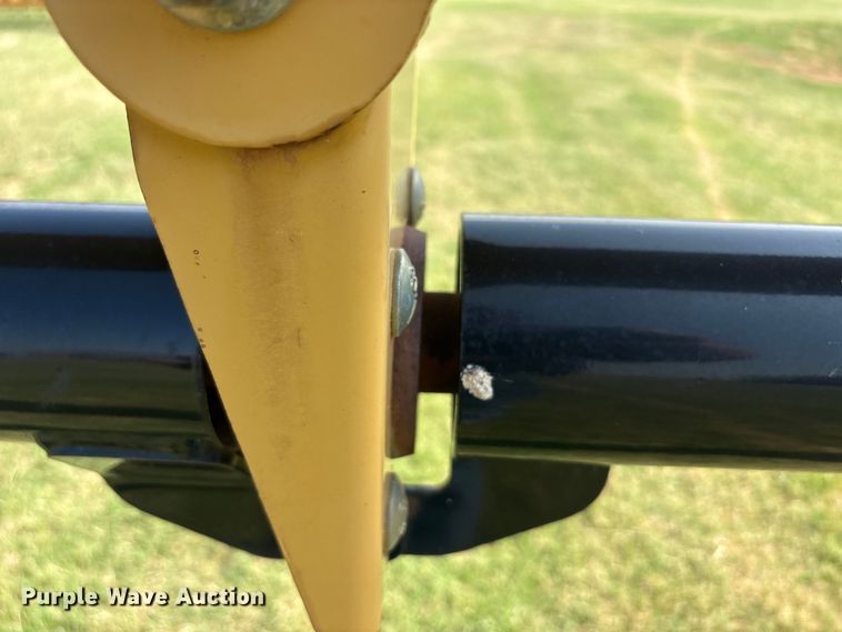 image for item EU5743 2008 Vermeer MC1030 disc mower