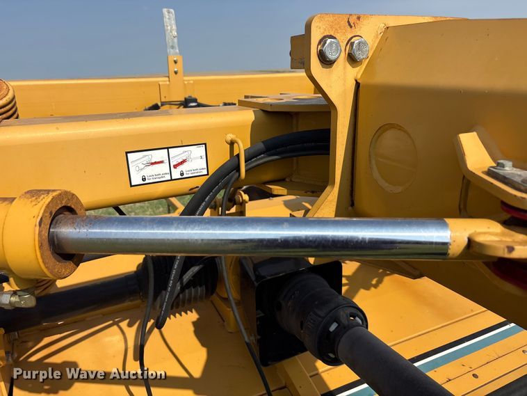 image for item EU5743 2008 Vermeer MC1030 disc mower